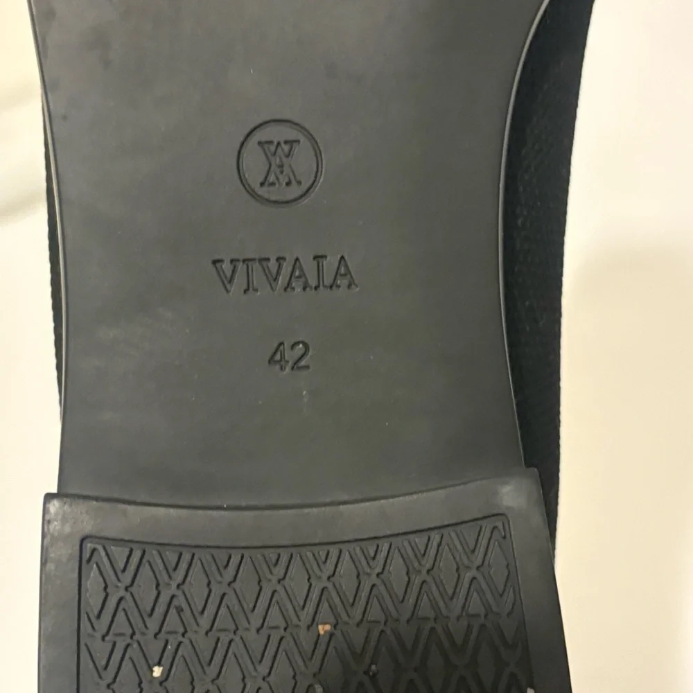 Vivaia Square-Toe Slip-On Chelsea Boots (Ryan Slip-On)